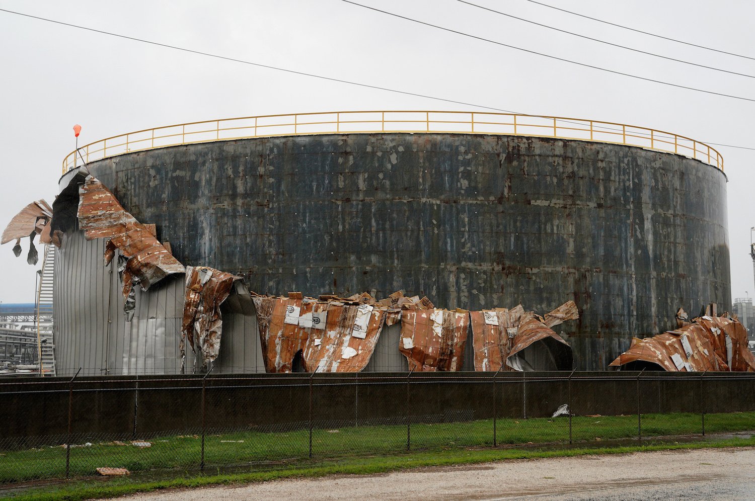 oil tank hurricane harvey.jpg